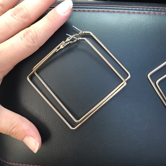Geometric square hoop earrings - Picture 3 of 5